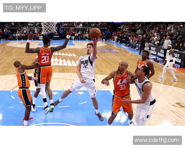 NBA活塞对阵小牛精彩直播中球迷们快来一起见证激烈对抗